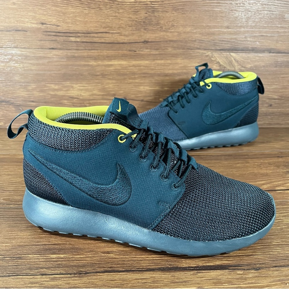 Nike Roshe Run Athletic Sneakers Men’s Size‎ 7.5 Shoes